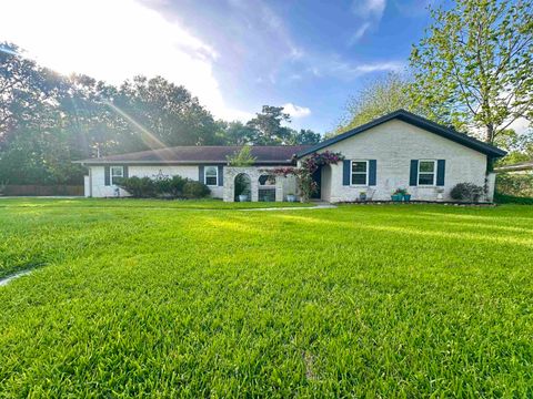 Photo of 2265 Beverly Street, Bridge City, TX 77611 (MLS # 266617)