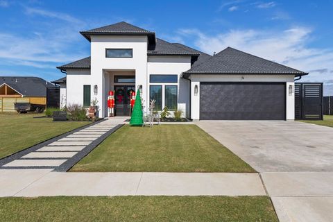 Photo of 1424 Augustine, Port Neches, TX 77651 (MLS # 263440)