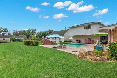 Photo of 6385 Gladys, Beaumont, TX 77706 (MLS # 264620)