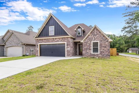 Photo of 300 Long Leaf, Silsbee, TX 77656 (MLS # 266947)
