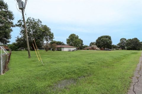 Photo of 2895 Solomon St., Port Arthur, TX 77640 (MLS # 264618)