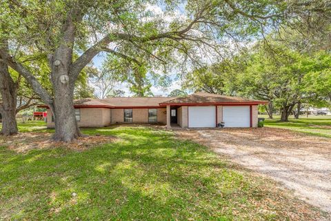 Photo of 15838 Phend, Hamshire, TX 77622 (MLS # 266203)