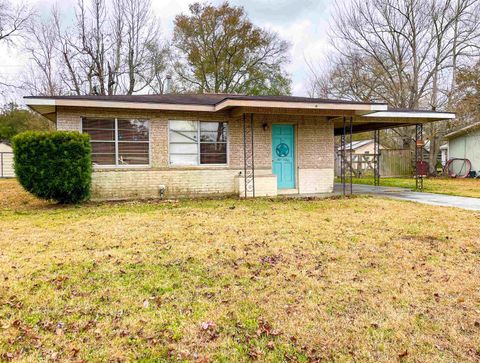 A home in Vidor