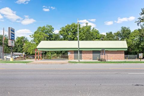 Photo of 3011 N 16th Street, Orange, TX 77630 (MLS # 265410)