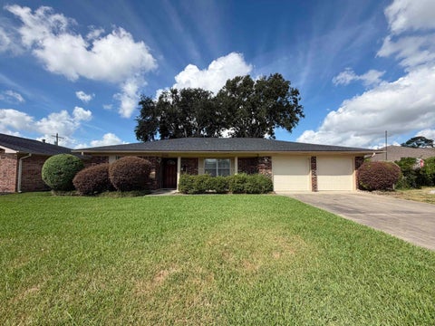 Photo of 2702 Marilyn Ln, Port Neches, TX 77651 (MLS # 271737)