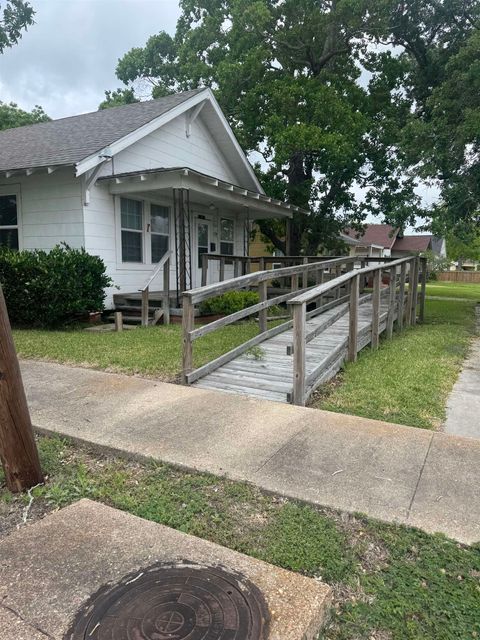 Photo of 2601 9th, Port Arthur, TX 77640 (MLS # 268463)