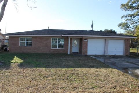 Single Family Residence in Bridge City TX 307 Martin Ave.jpg