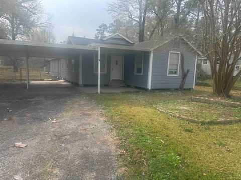 Photo of 355 W Bolivar, Vidor, TX 77651 (MLS # 264427)