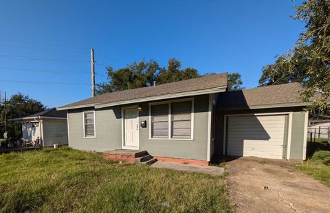 Photo of 5180 Chambers, Beaumont, TX 77705 (MLS # 262256)