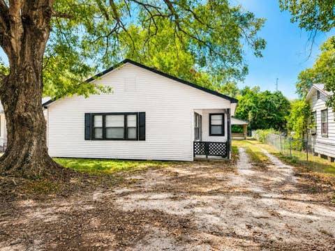 Photo of 1113 Railroad, Silsbee, TX 77656 (MLS # 270469)
