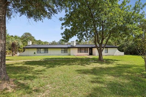 Photo of 3408 Lawn Oak Dr, Orange, TX 77632 (MLS # 263286)