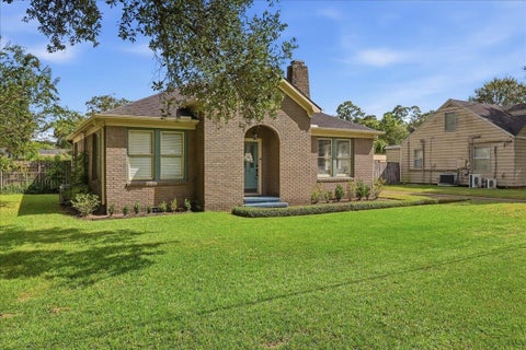 Photo of 1116 East Dr, Beaumont, TX 77706 (MLS # 271434)