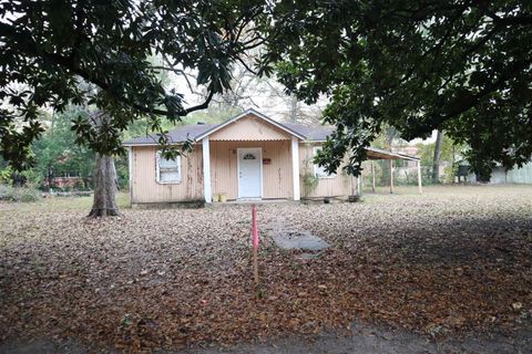 Photo of 825 Boll St., Silsbee, TX 77656 (MLS # 263743)