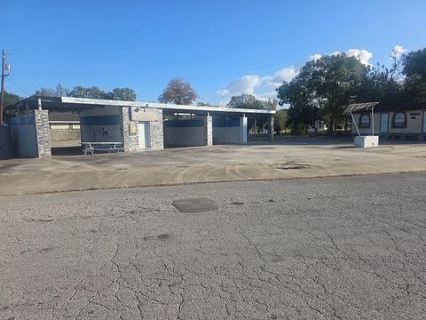 Photo of 2219 Canal, Port Arthur, TX 77640 (MLS # 263392)