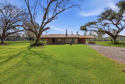 Property photo of 1084 County Road 3133, Buna, TX 77612