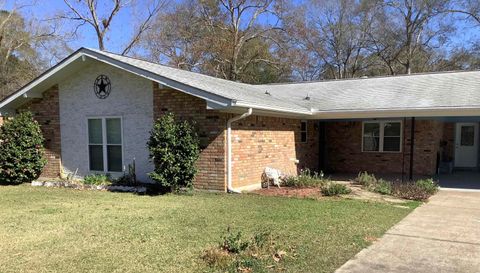 Photo of 2106 Pincrest, Jasper, TX 75951 (MLS # 264235)