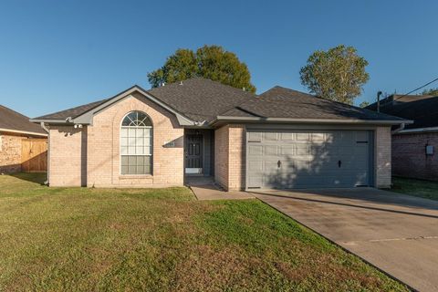 Photo of 5760 Alece, Beaumont, TX 77713 (MLS # 263554)