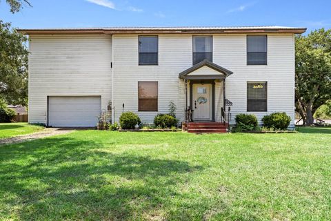Photo of 3005 Hogg St, West Orange, TX 77630 (MLS # 269573)