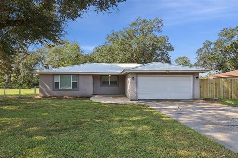 Photo of 250 Lamesa Dr, Bridge City, TX 77611 (MLS # 265344)