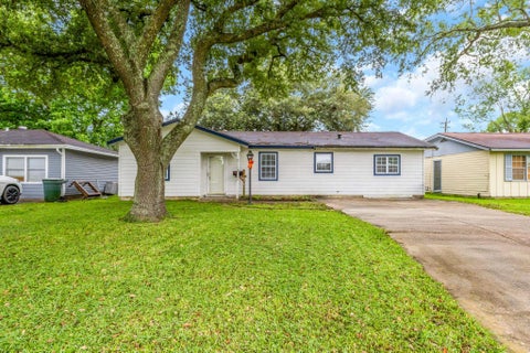 Photo of 8745 Kimberly Dr, Beaumont, TX 77713 (MLS # 268585)