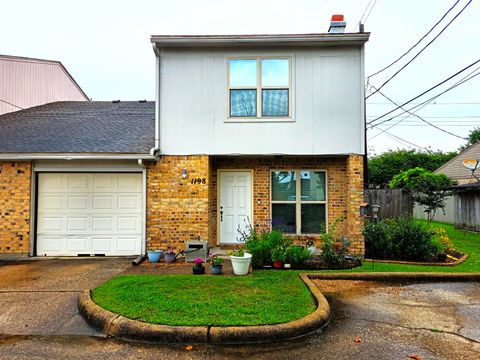 Photo of 1198 Sunmeadow Dr, Beaumont, TX 77706 (MLS # 266866)