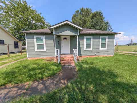 Photo of 5365 E Parkway Dr., Beaumont, TX 77705 (MLS # 268451)