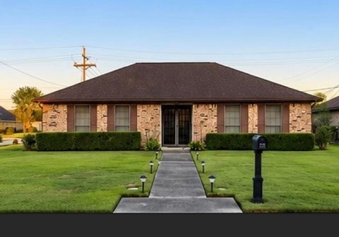 Photo of 1198 Meadowland Dr, Beaumont, TX 77706 (MLS # 271685)