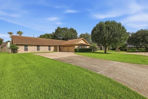 Photo of 715 Evangeline, Beaumont, TX 77706 (MLS # 268515)