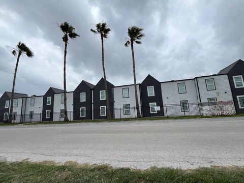 Photo of 355 N 18th, Beaumont, TX 77707 (MLS # 262584)