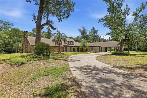 Photo of 12 bayou Bnd, Orange, TX 77630 (MLS # 268505)