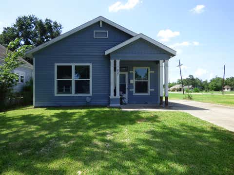 Photo of 837 11th St, Port Arthur, TX 77640 (MLS # 269768)