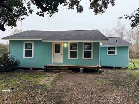 Photo of 5720 Tyrrell Park Rd, Beaumont, TX 77705 (MLS # 264936)