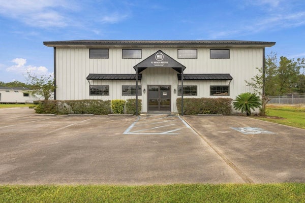 21268 IH 10, VIDOR, TX 77662 - Image c97ad1ce63e0bd54bf3ff82d25bb9ee1/311105260