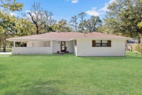 A home in Rose Hill Acres