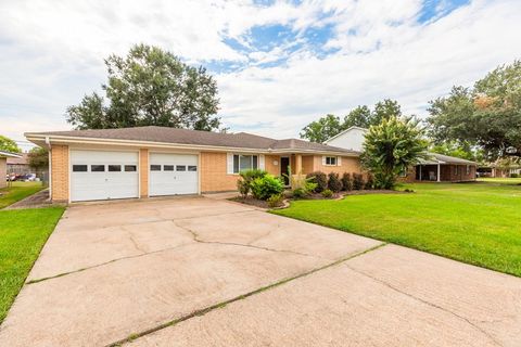 A home in Port Neches