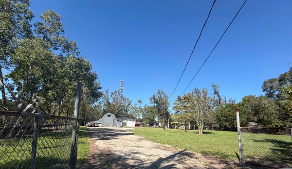 270 KINGS ROW, LUMBERTON, TX 77657 - Image cc37c401c8e94b84ab9d932be9f0fd46/2245333364