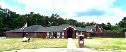 A home in Vidor