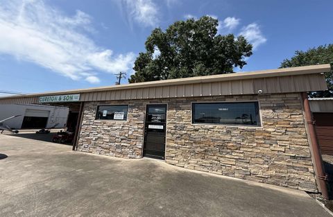 Photo of 106 18th, Nederland, TX 77627 (MLS # 267885)