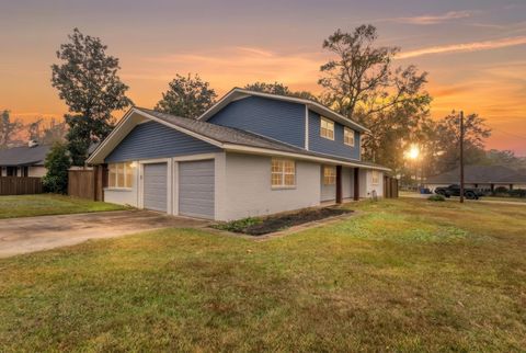 Photo of 605 White Oak, Lumberton, TX 77657 (MLS # 263751)