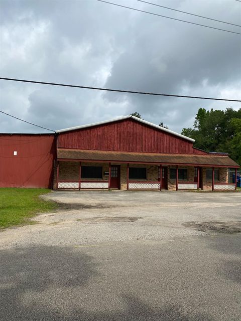 Photo of 1070 S 3rd Street, Silsbee, TX 77656 (MLS # 255265)