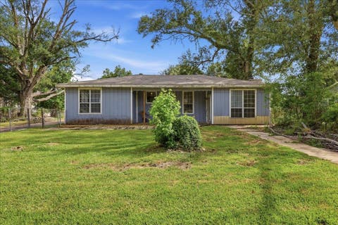 Photo of 1049 Vincent, Bridge City, TX 77611 (MLS # 270310)