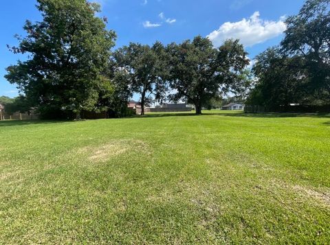 A home in Port Neches