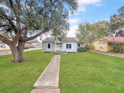 Photo of 3801 26th St, Port Arthur, TX 77642 (MLS # 263474)