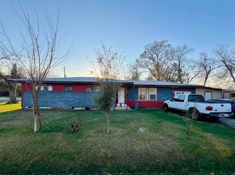 Photo of 2950 Waco St, Beaumont, TX 77701 (MLS # 265514)