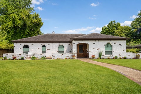 Photo of 625 Goodhue, Beaumont, TX 77706 (MLS # 268152)