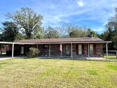 Photo of 950 Vivian, Bridge City, TX 77611 (MLS # 264173)