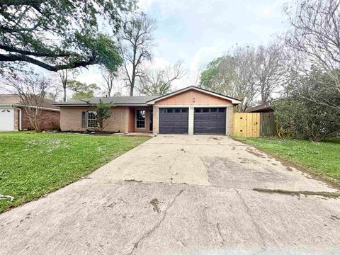 Photo of 98 Sparrow Way, Beaumont, TX 77707 (MLS # 265758)
