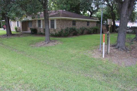 Property photo of 708 1st Street, Winnie, TX 77665