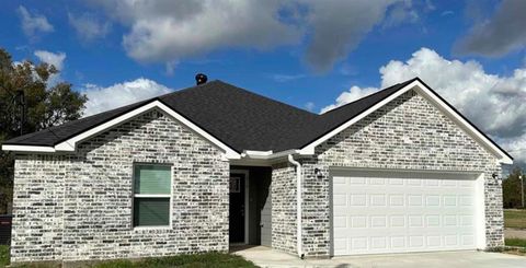 Photo of 610 Craig St, Beaumont, TX 77701 (MLS # 265198)