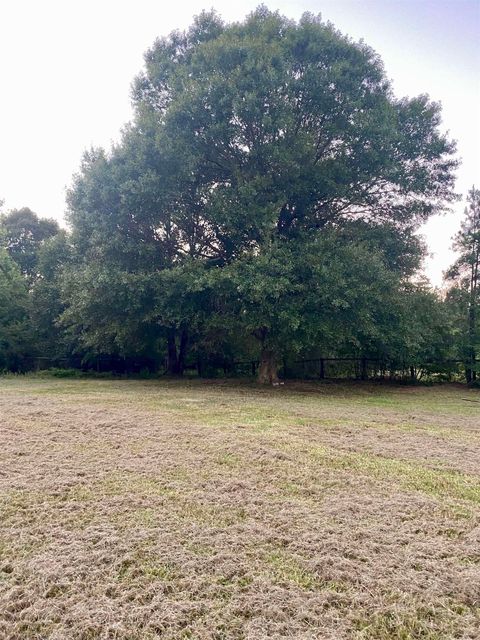 A home in Silsbee